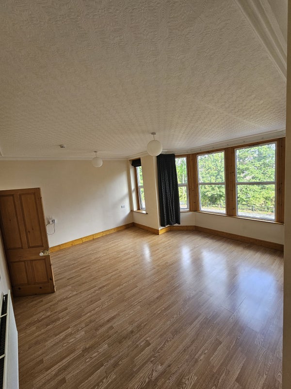 Photo 1: Bedroom 