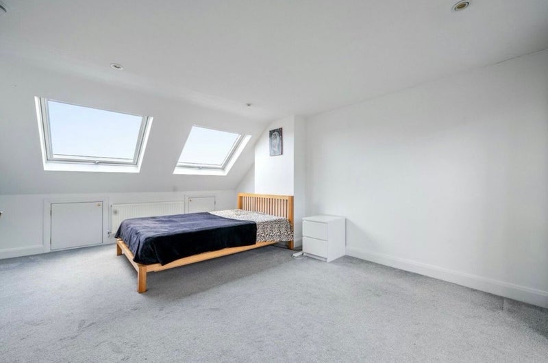 Photo 1: Spacious provate double room in the attic 