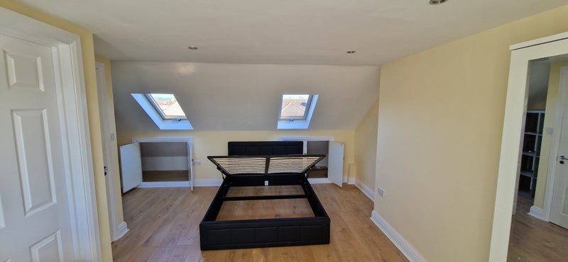 Photo 1: Lots of hidden storage