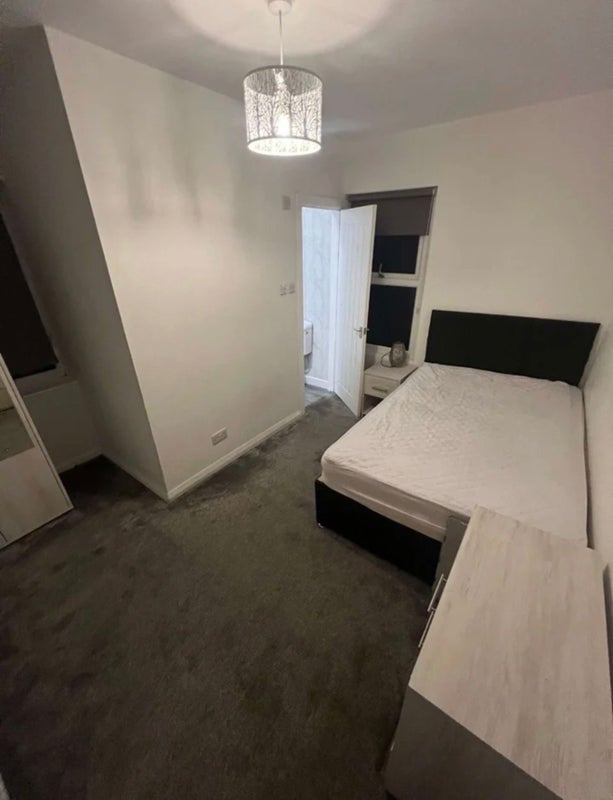 Photo 1: First floor - £570pcm