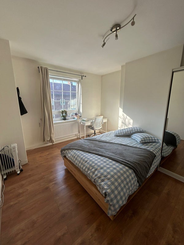 Photo 1: LARGE BEDROOM 1 - 13.4 x 10.9 feet