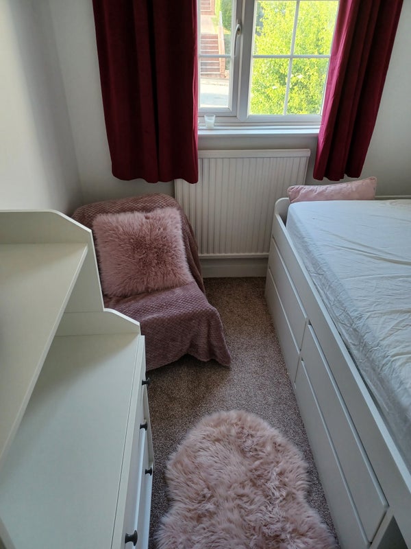 Photo 1: Single room 