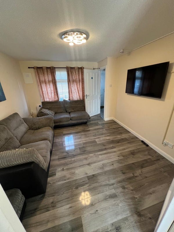 Photo 1: Living Room 