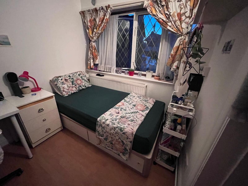 Photo 1: BEDSIT PHOTO 1