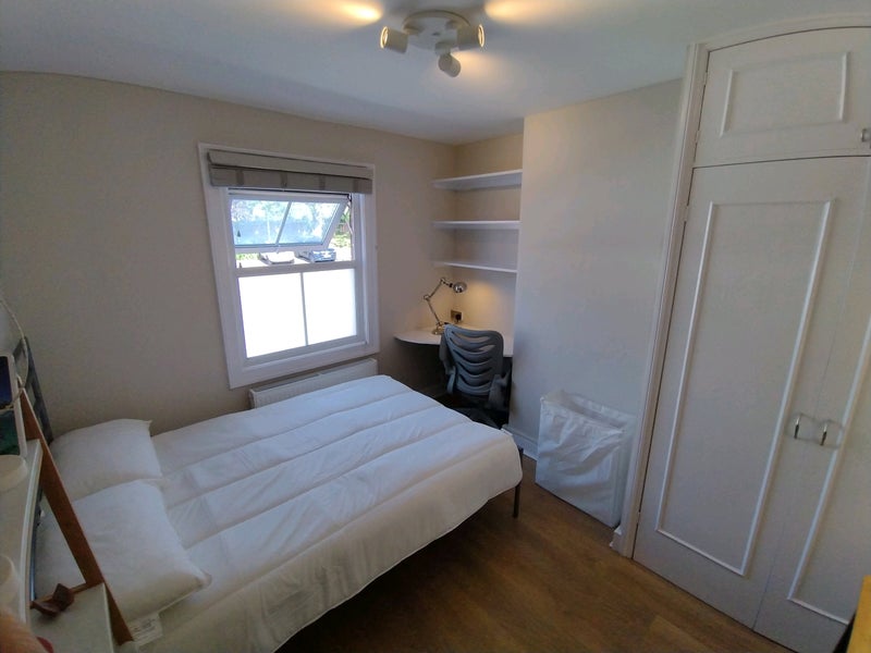 Photo 1: £775 Double bedroom front first floor