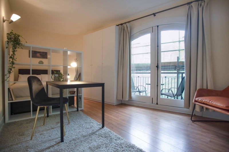 Photo 1: Room 1 Available 3 June £1420/month