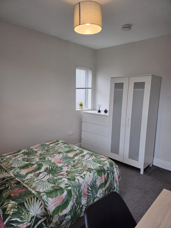 Photo 1: room 2 - £475