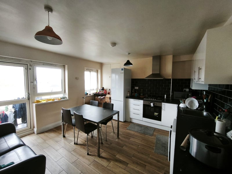 Photo 1: Living space