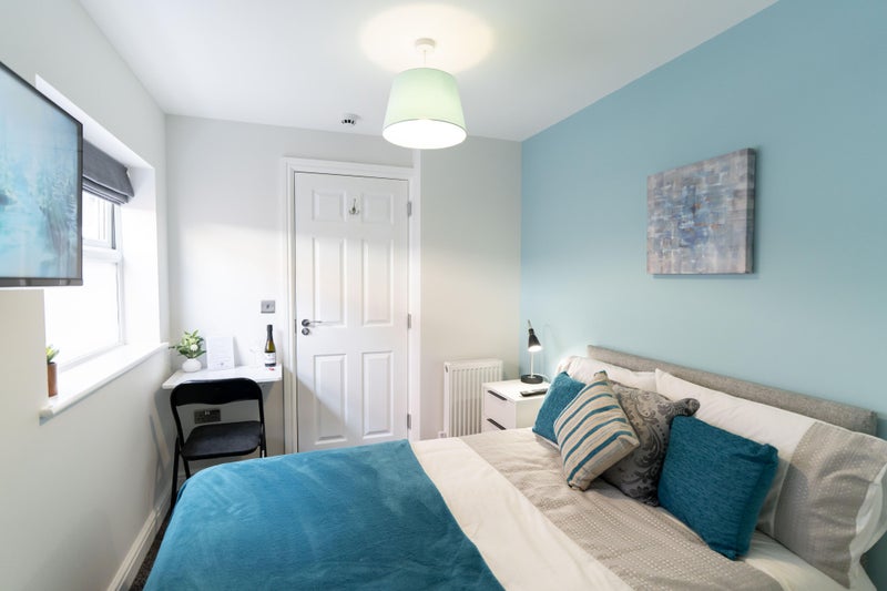 Photo 1: Room 2