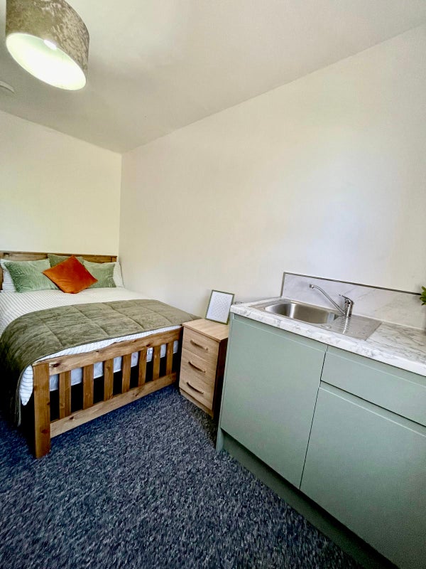 Photo 1: LOVELY ROOM