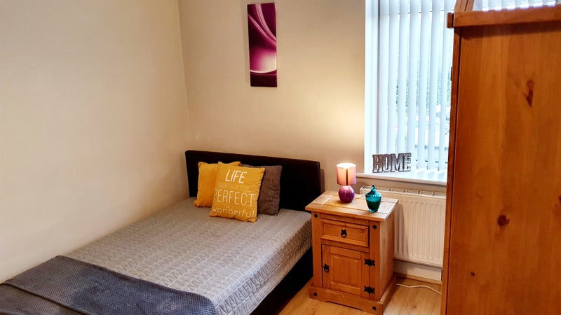 Photo 1: Double Fully Furnished room