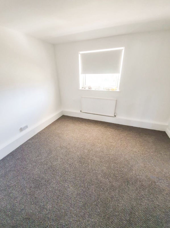Photo 1: Bedroom