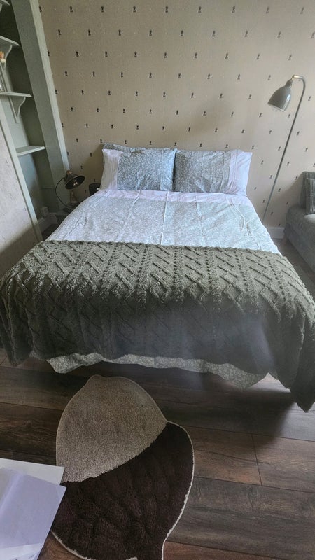 Photo 1: Room 1