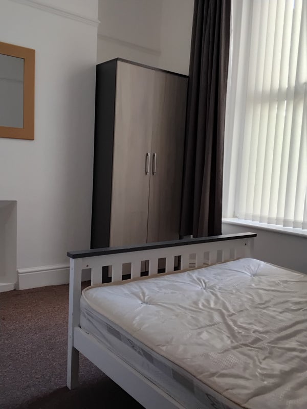 Photo 1: Good size room