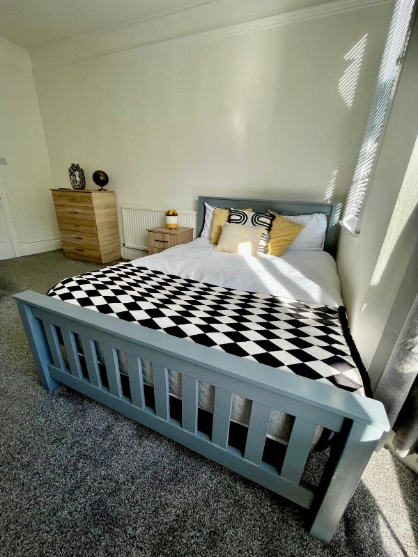 Photo 1: ROOM 3