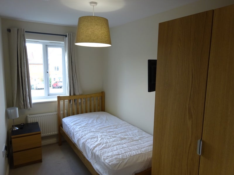 Photo 1: Single Room