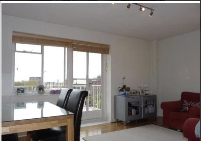 Photo 1: Large studio room