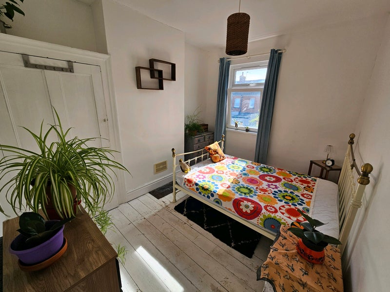 Photo 1: Spare room for rent. Gets the morning sun
