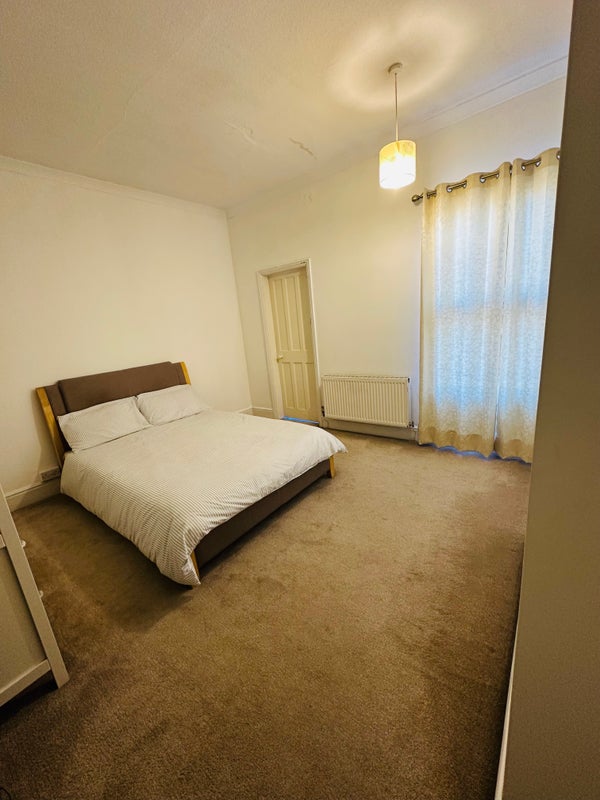 Apartment in Coventry, Ball Hill District Centre, Ball Hill - View 2