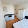 Photo 8: p4 studio flat