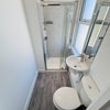 Photo 13: p5 en-suite room
