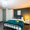 Photo 6: Room 1 with Ensuite