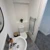Photo 9: Room 2 en-suite