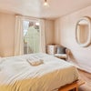 Photo 8: double room available