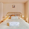 Photo 9: double room available