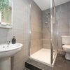 Photo 4: bathroom