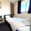 Photo 11: Room 4