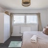 Photo 3: £925pm including all bills, wifi and housekeeper