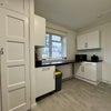 Photo 10: Kitchen