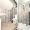 Photo 4: En-suite