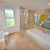 Photo 4: 1ST FLOOR BATHROOM