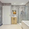 Photo 7: Main bathroom 