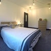 Photo 6: Room 1