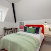 Photo 14: Room 6 