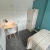 Photo 9: room 4