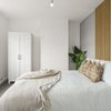 Photo 2: Fully refurbished, bright and airy room