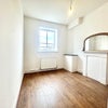 Photo 3: Room 1