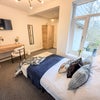 Photo 6: Room 4