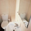 Photo 5: en suite bathroom 