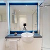 Photo 2: Private bathroom 