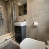 Photo 8: Room 3 en suite