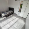 Photo 3: Room 1