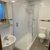 Photo 9: Main bathroom