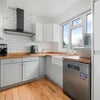 Photo 2: Kitchen