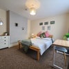 Photo 10: Room 1