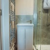 Photo 5: Ensuite